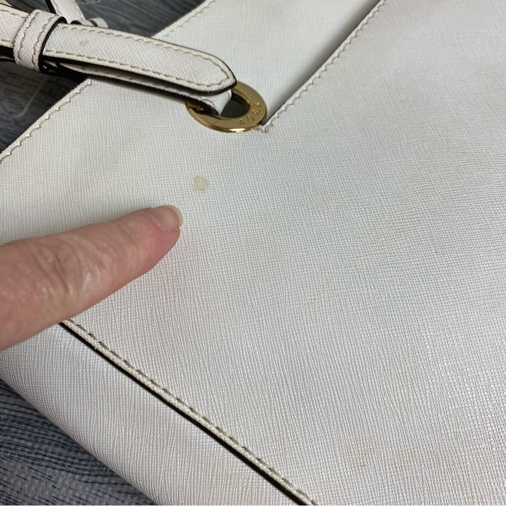 Michael Kors Jet Set White Saffiano Leather Travel Tote - Picture 10 of 17